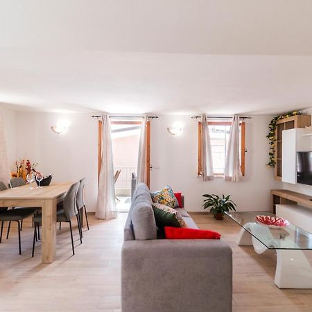 Uncle Leonard'S House Apartment Cala Gonone Bagian luar foto