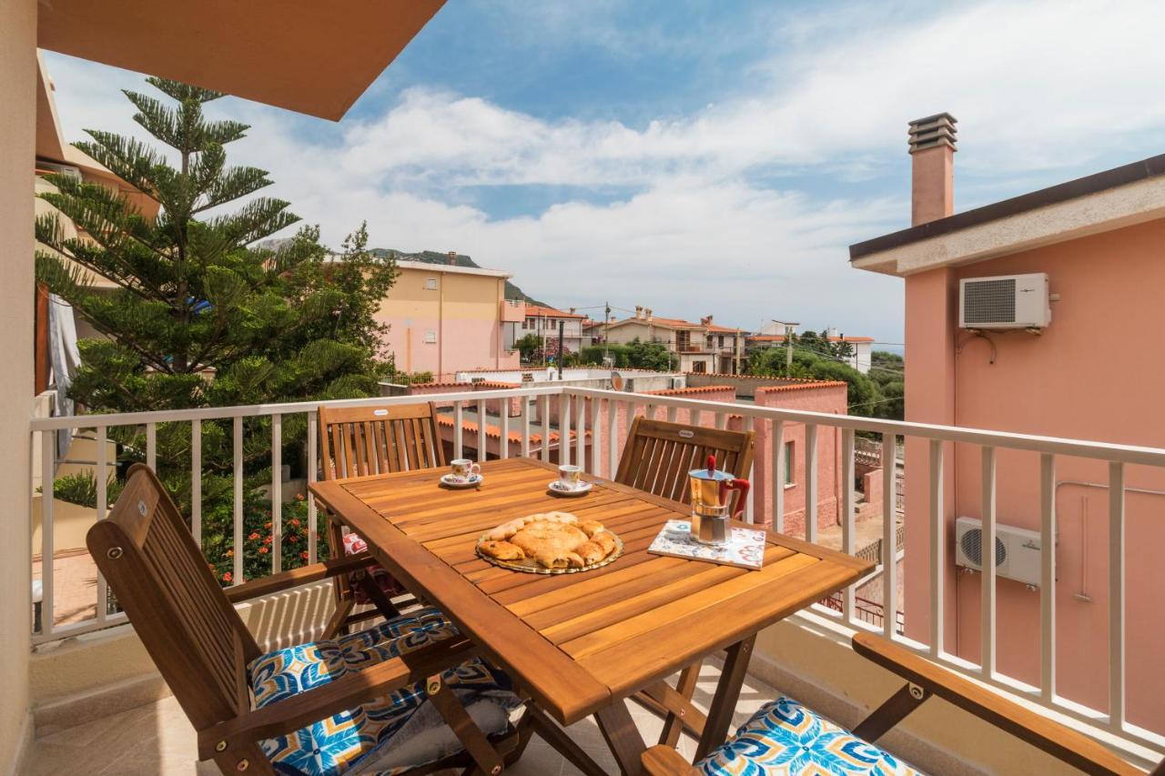 Uncle Leonard'S House Apartment Cala Gonone Bagian luar foto
